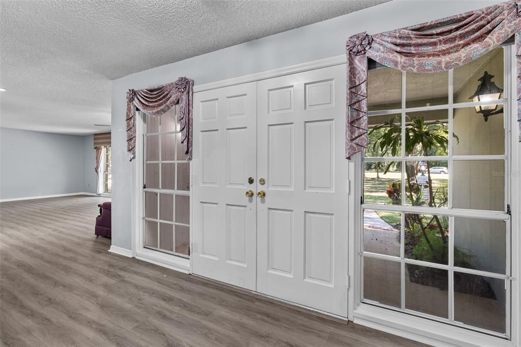 For Sale: $610,000 (3 beds, 2 baths, 2197 Square Feet)