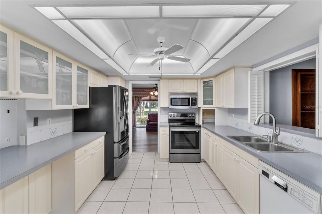 For Sale: $610,000 (3 beds, 2 baths, 2197 Square Feet)