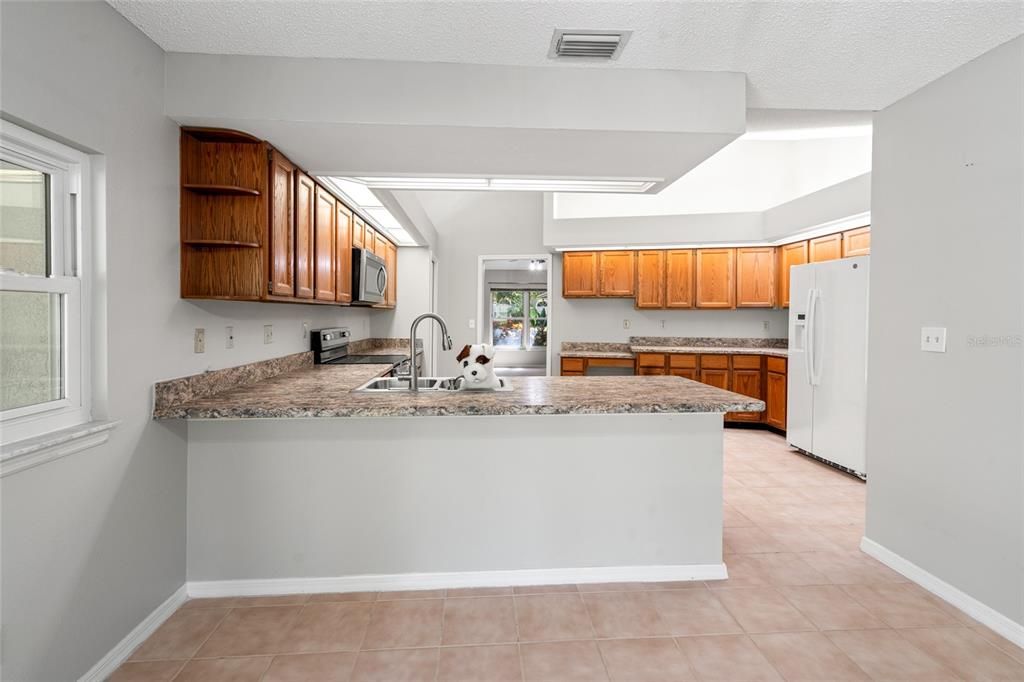 For Sale: $625,000 (4 beds, 2 baths, 2925 Square Feet)