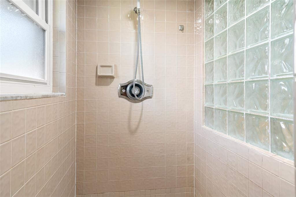 For Sale: $625,000 (4 beds, 2 baths, 2925 Square Feet)