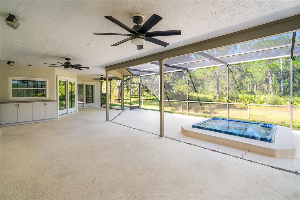 For Sale: $625,000 (4 beds, 2 baths, 2925 Square Feet)