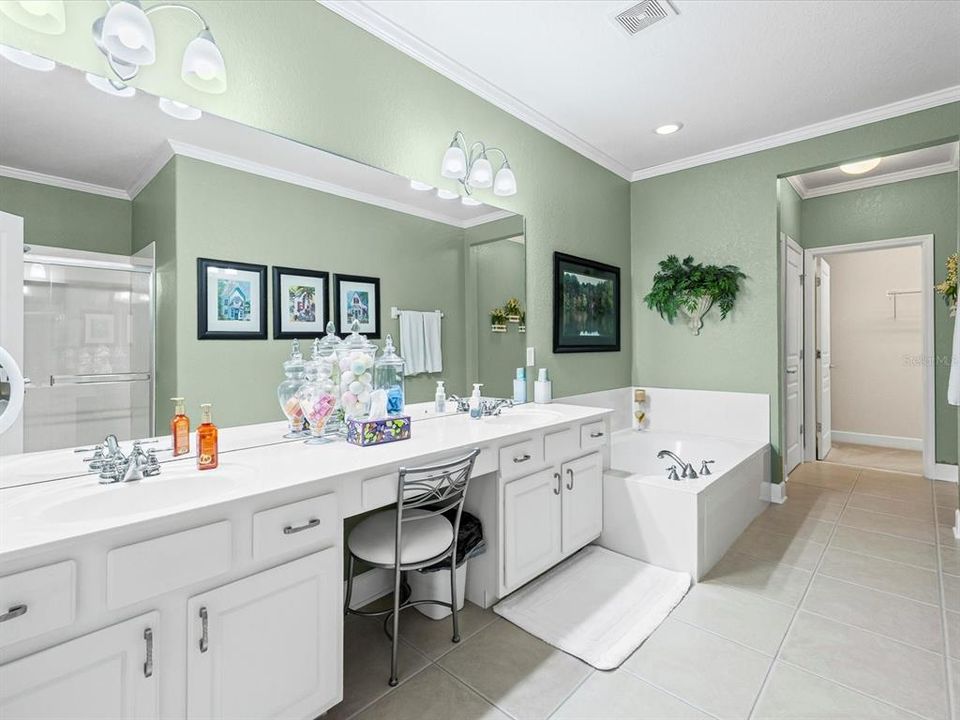 Active With Contract: $325,000 (3 beds, 2 baths, 2059 Square Feet)