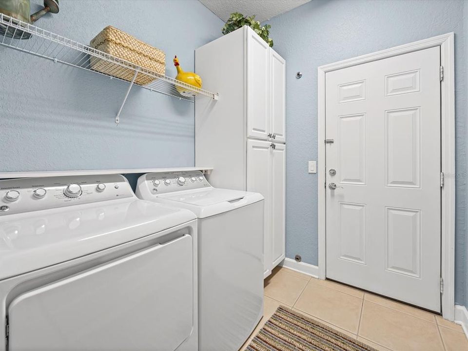 Active With Contract: $325,000 (3 beds, 2 baths, 2059 Square Feet)