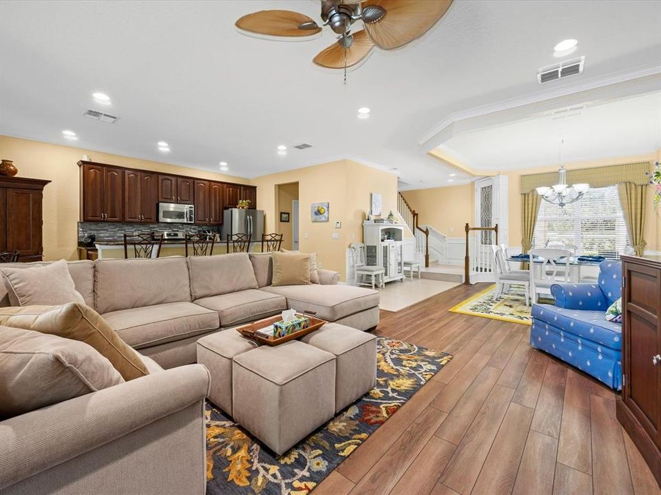 Active With Contract: $325,000 (3 beds, 2 baths, 2059 Square Feet)