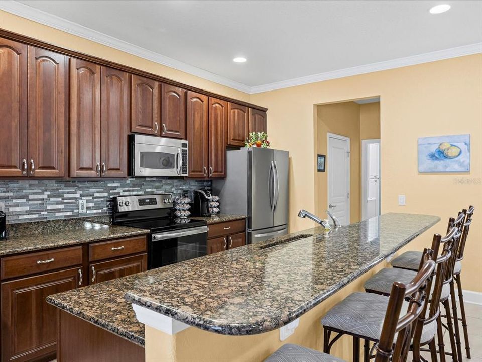 Active With Contract: $325,000 (3 beds, 2 baths, 2059 Square Feet)