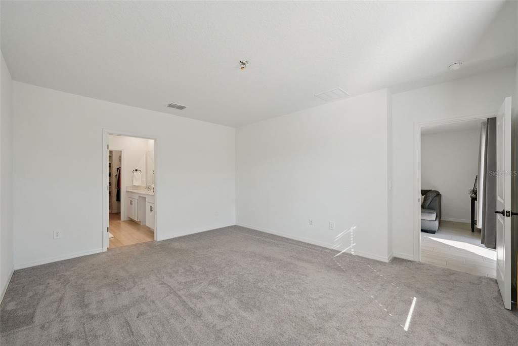 Active With Contract: $375,000 (5 beds, 2 baths, 2415 Square Feet)