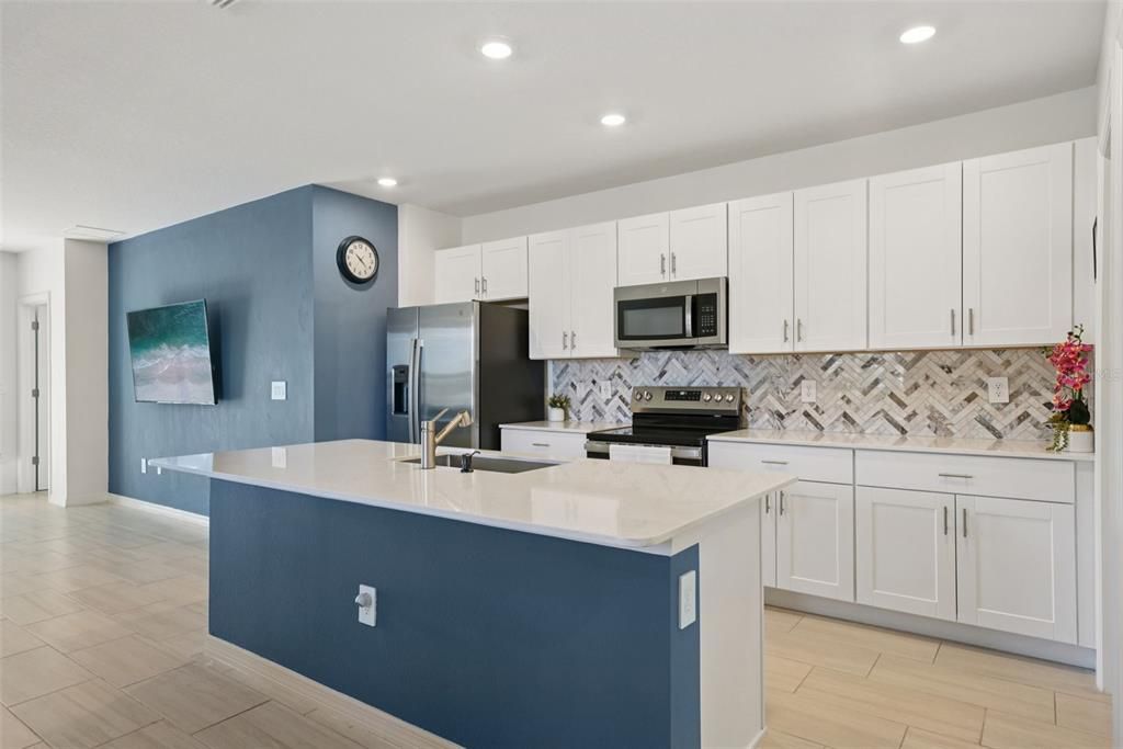 Active With Contract: $375,000 (5 beds, 2 baths, 2415 Square Feet)