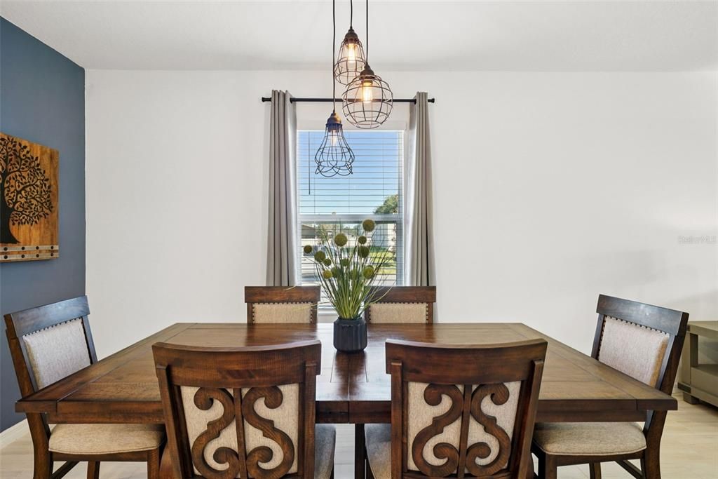 Active With Contract: $375,000 (5 beds, 2 baths, 2415 Square Feet)