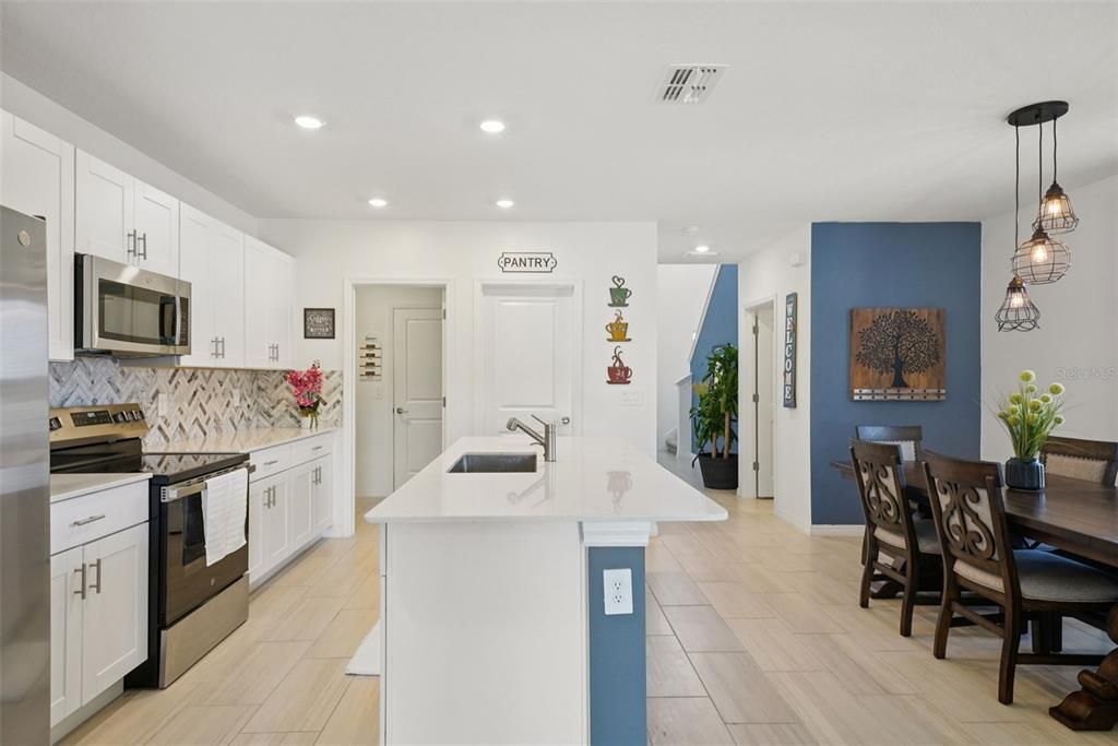 Active With Contract: $375,000 (5 beds, 2 baths, 2415 Square Feet)