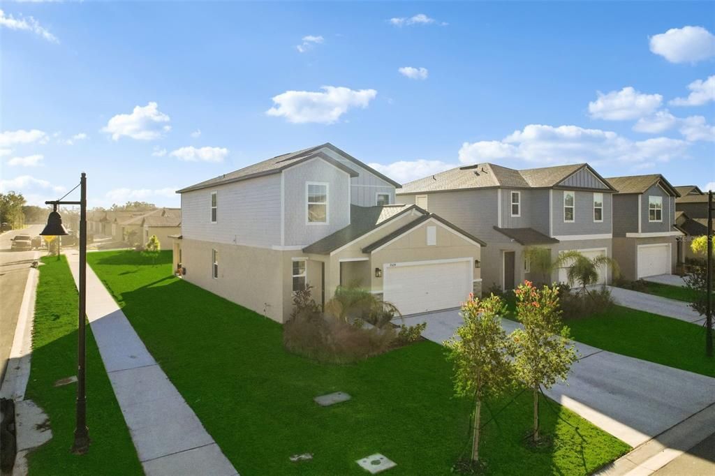 Active With Contract: $375,000 (5 beds, 2 baths, 2415 Square Feet)