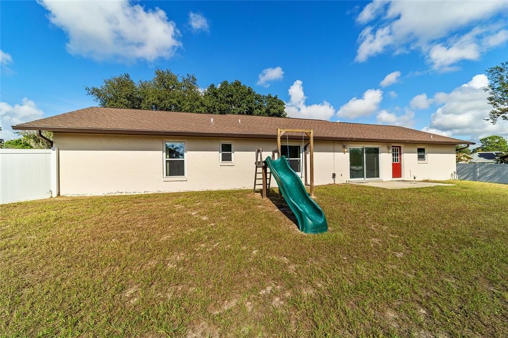 Active With Contract: $248,900 (3 beds, 2 baths, 1550 Square Feet)