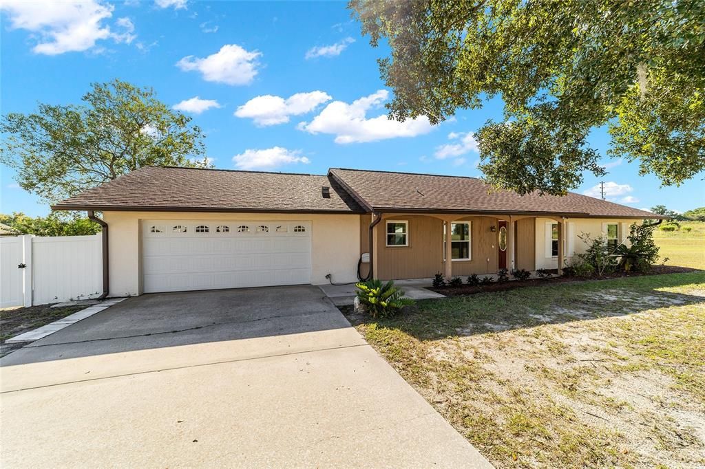 Active With Contract: $248,900 (3 beds, 2 baths, 1550 Square Feet)