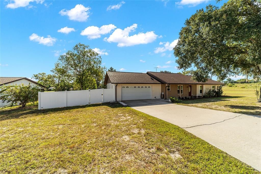 Active With Contract: $248,900 (3 beds, 2 baths, 1550 Square Feet)