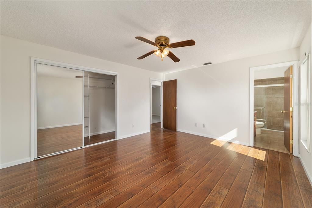 Active With Contract: $248,900 (3 beds, 2 baths, 1550 Square Feet)