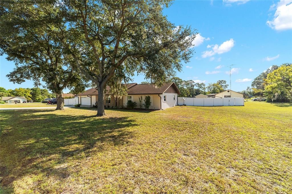 Active With Contract: $248,900 (3 beds, 2 baths, 1550 Square Feet)