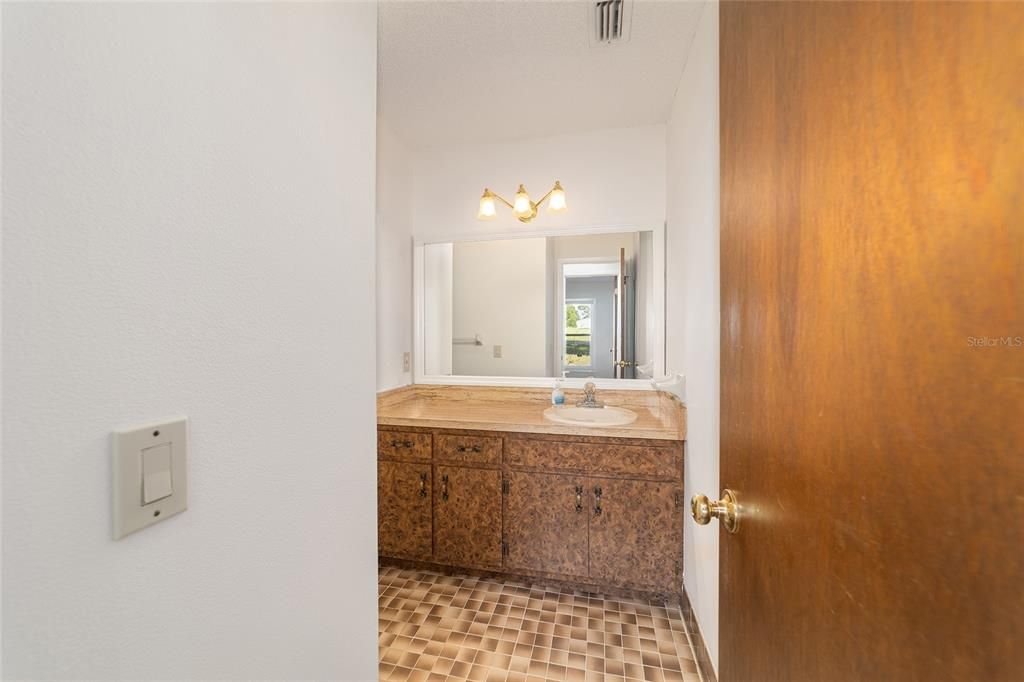 Active With Contract: $248,900 (3 beds, 2 baths, 1550 Square Feet)