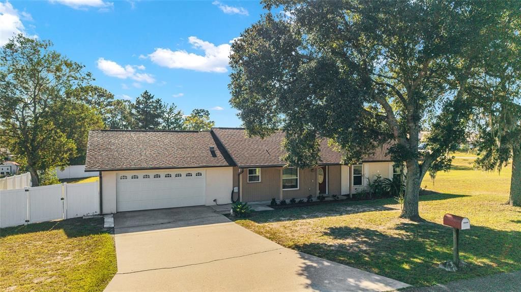 Active With Contract: $248,900 (3 beds, 2 baths, 1550 Square Feet)