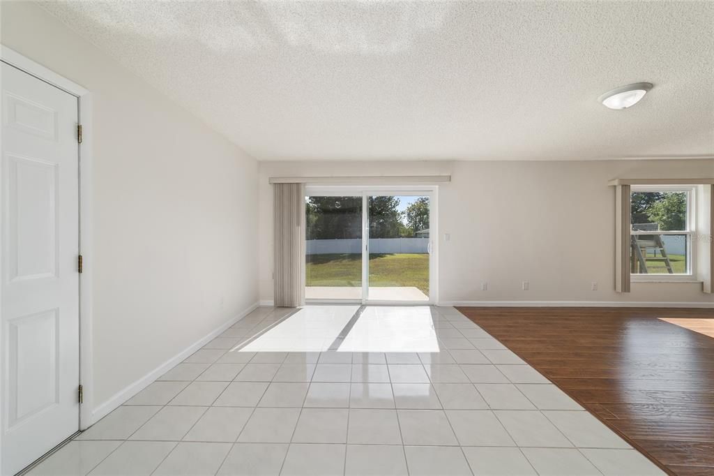 Active With Contract: $248,900 (3 beds, 2 baths, 1550 Square Feet)