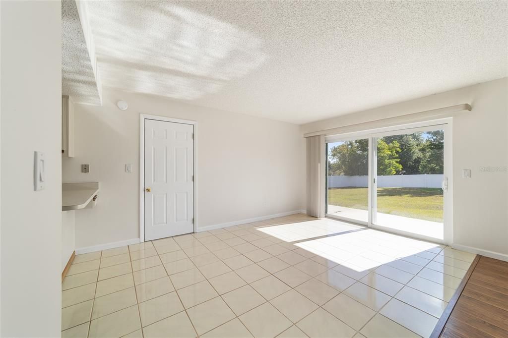 Active With Contract: $248,900 (3 beds, 2 baths, 1550 Square Feet)