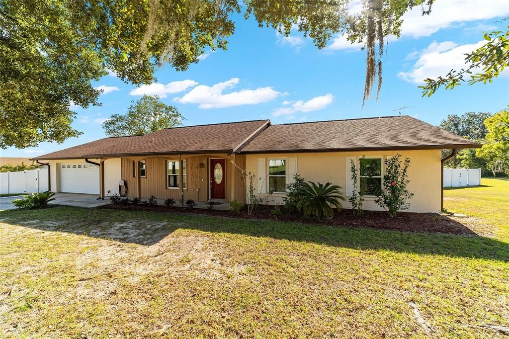 Active With Contract: $248,900 (3 beds, 2 baths, 1550 Square Feet)