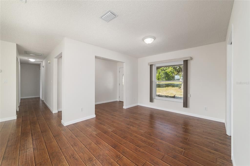 Active With Contract: $248,900 (3 beds, 2 baths, 1550 Square Feet)