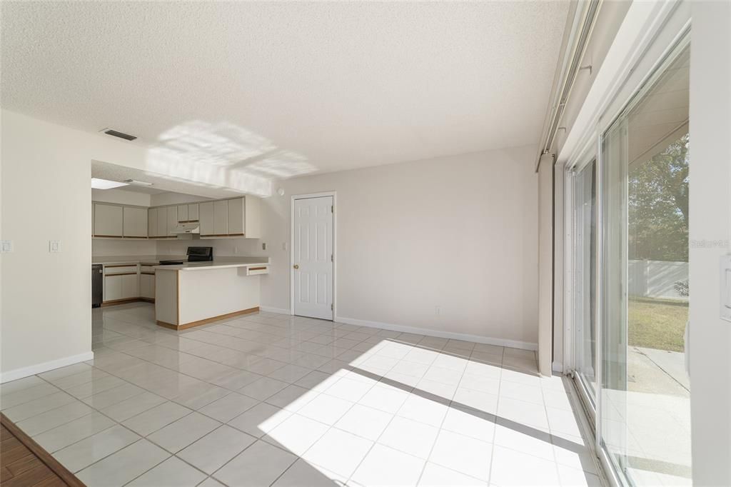 Active With Contract: $248,900 (3 beds, 2 baths, 1550 Square Feet)