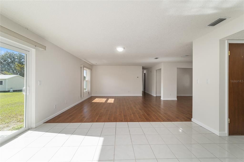 Active With Contract: $248,900 (3 beds, 2 baths, 1550 Square Feet)