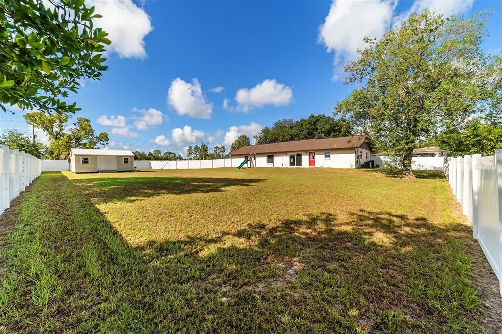 Active With Contract: $248,900 (3 beds, 2 baths, 1550 Square Feet)