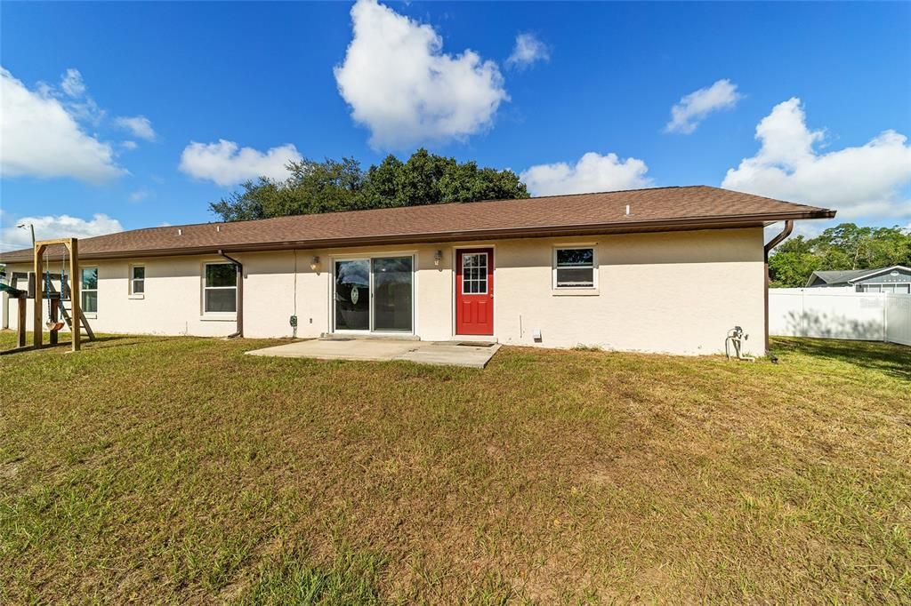 Active With Contract: $248,900 (3 beds, 2 baths, 1550 Square Feet)