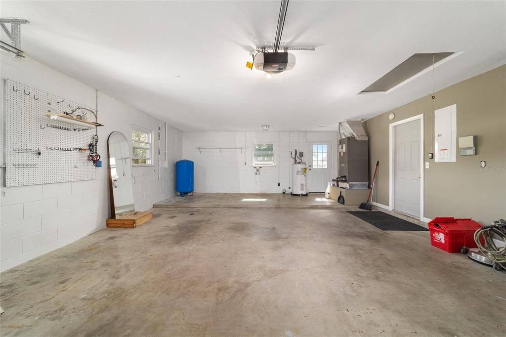 Active With Contract: $248,900 (3 beds, 2 baths, 1550 Square Feet)