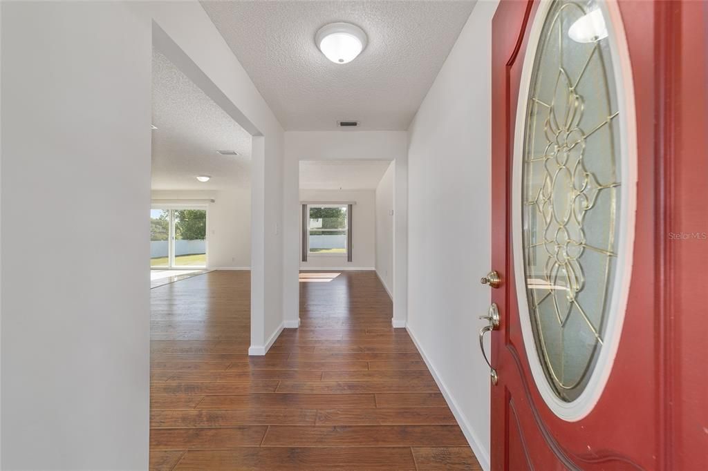 Active With Contract: $248,900 (3 beds, 2 baths, 1550 Square Feet)