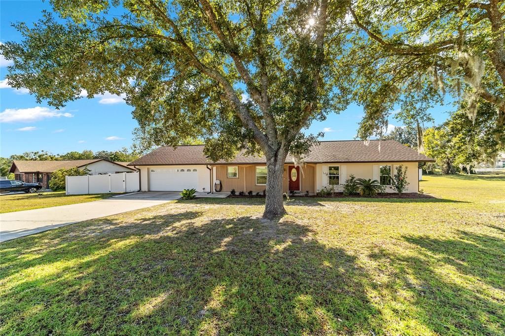 Active With Contract: $248,900 (3 beds, 2 baths, 1550 Square Feet)