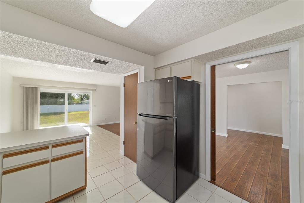 Active With Contract: $248,900 (3 beds, 2 baths, 1550 Square Feet)