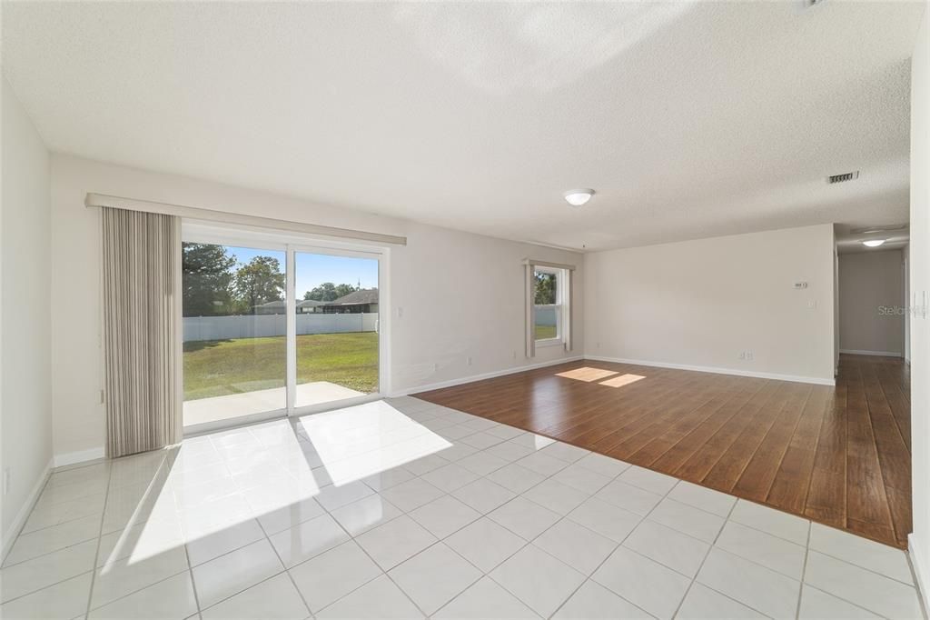 Active With Contract: $248,900 (3 beds, 2 baths, 1550 Square Feet)