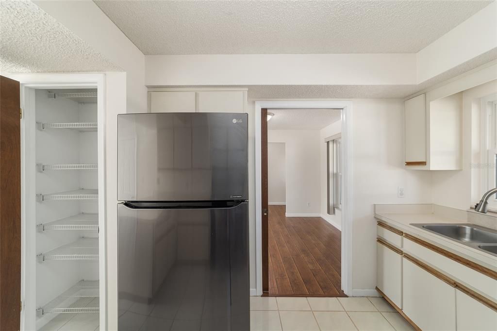 Active With Contract: $248,900 (3 beds, 2 baths, 1550 Square Feet)