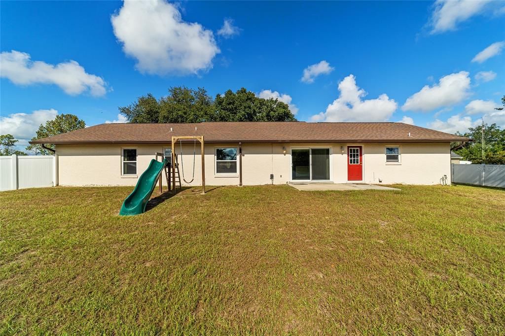 Active With Contract: $248,900 (3 beds, 2 baths, 1550 Square Feet)