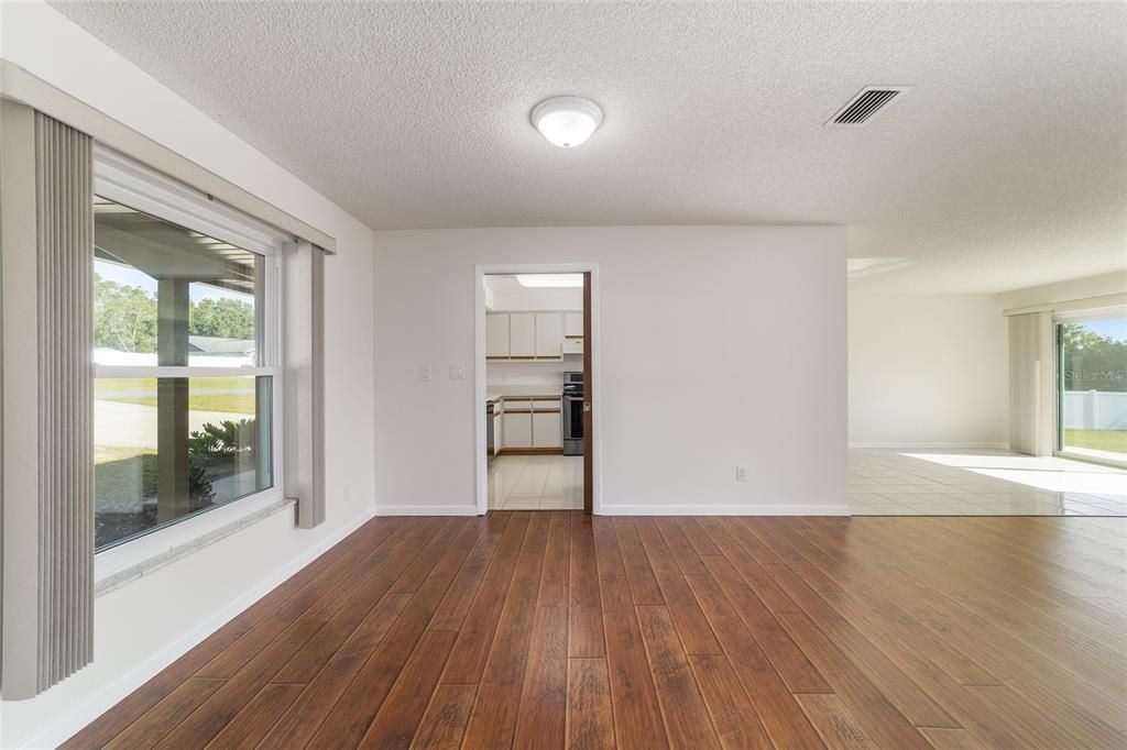 Active With Contract: $248,900 (3 beds, 2 baths, 1550 Square Feet)