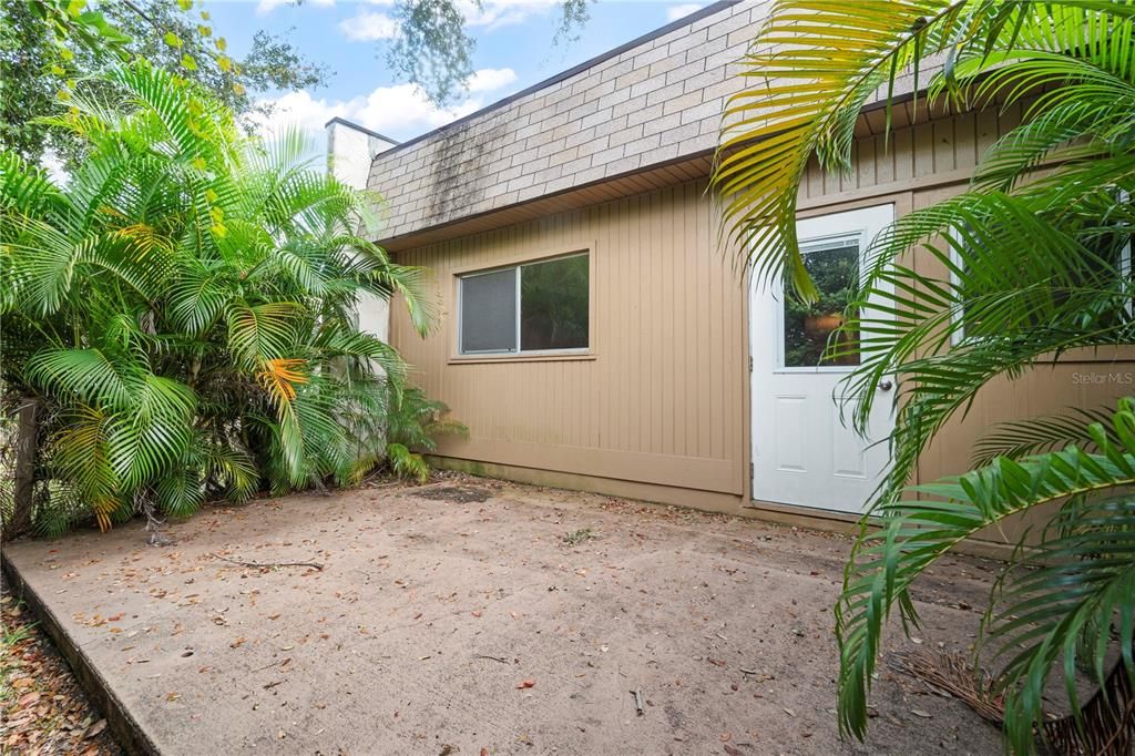 出租: $1,400 (2 贝兹, 2 浴室, 963 平方英尺)