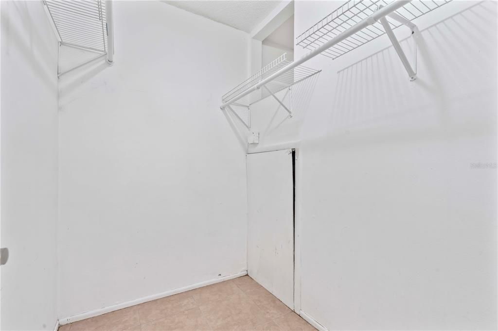 出租: $1,400 (2 贝兹, 2 浴室, 963 平方英尺)