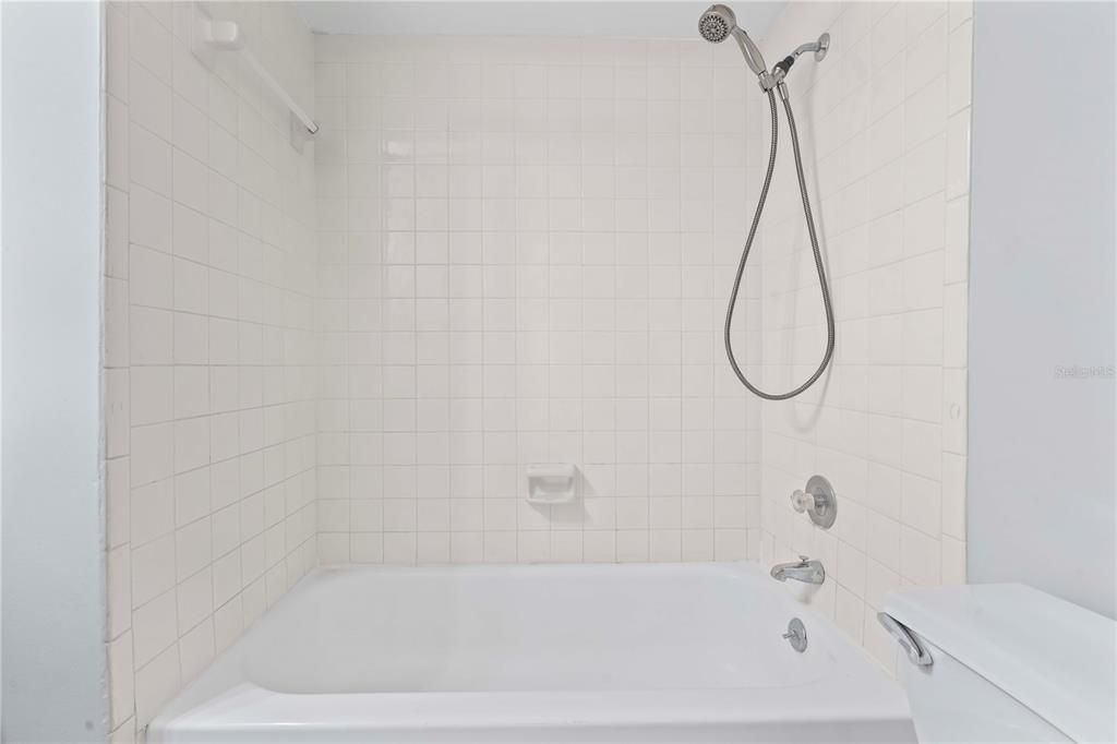 出租: $1,400 (2 贝兹, 2 浴室, 963 平方英尺)