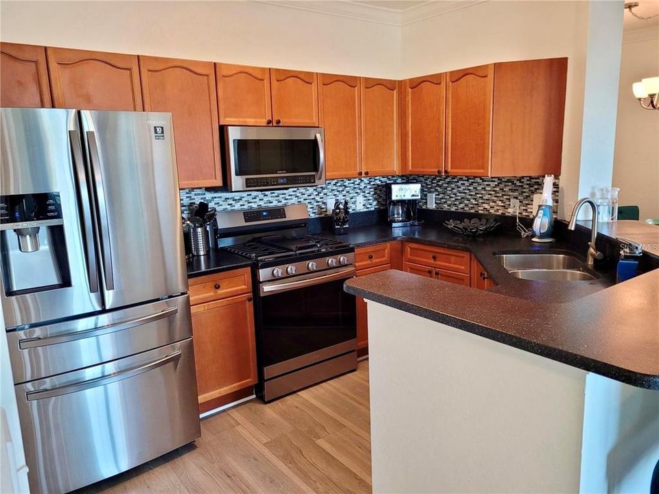 На продажу: $265,000 (2 спален, 2 ванн, 1309 Квадратных фут)