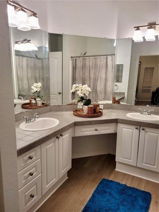 На продажу: $265,000 (2 спален, 2 ванн, 1309 Квадратных фут)