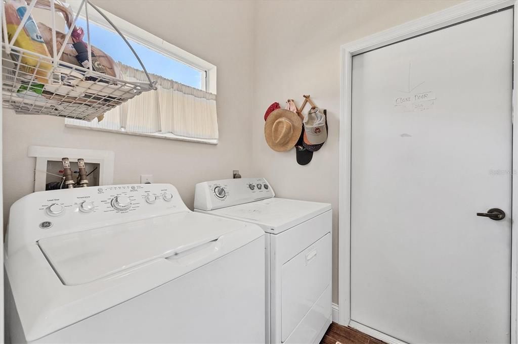 Activo con contrato: $575,000 (2 camas, 2 baños, 1809 Pies cuadrados)