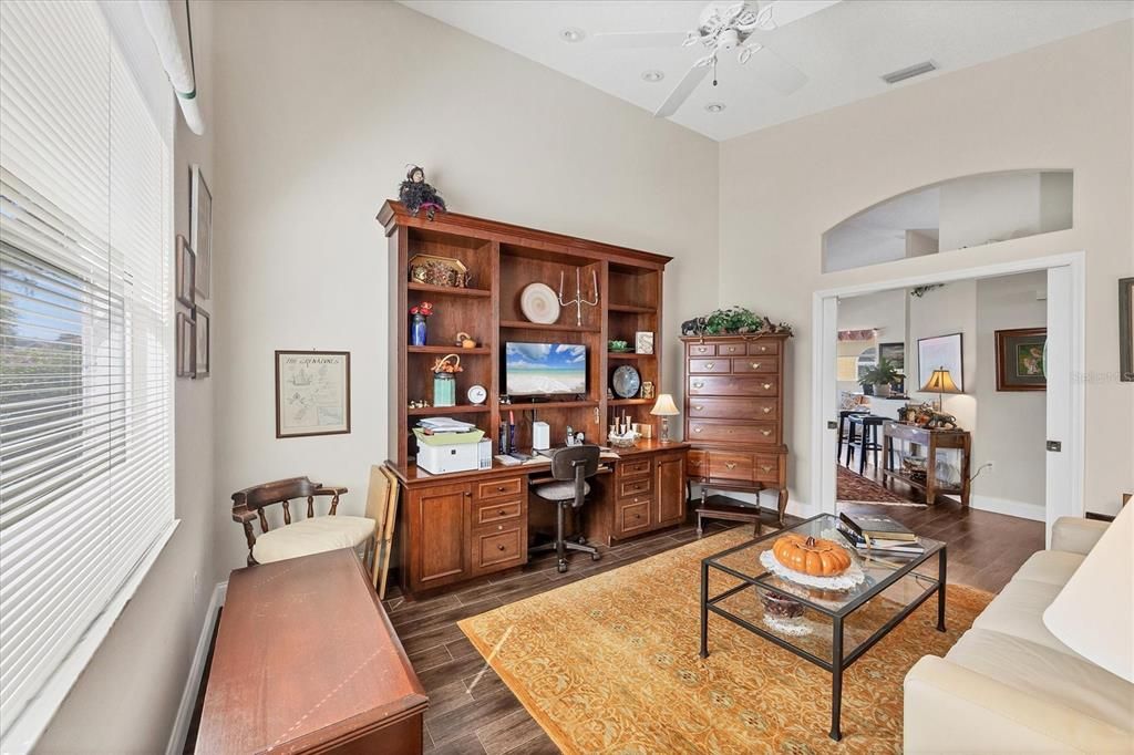 Activo con contrato: $575,000 (2 camas, 2 baños, 1809 Pies cuadrados)