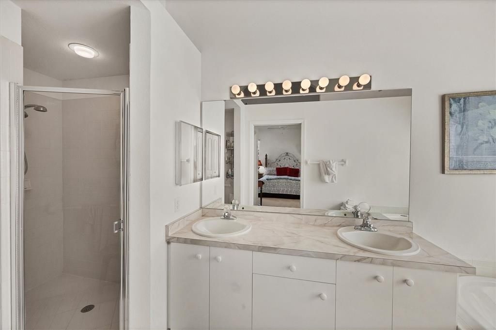 Activo con contrato: $575,000 (2 camas, 2 baños, 1809 Pies cuadrados)