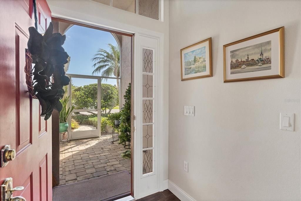 Activo con contrato: $575,000 (2 camas, 2 baños, 1809 Pies cuadrados)