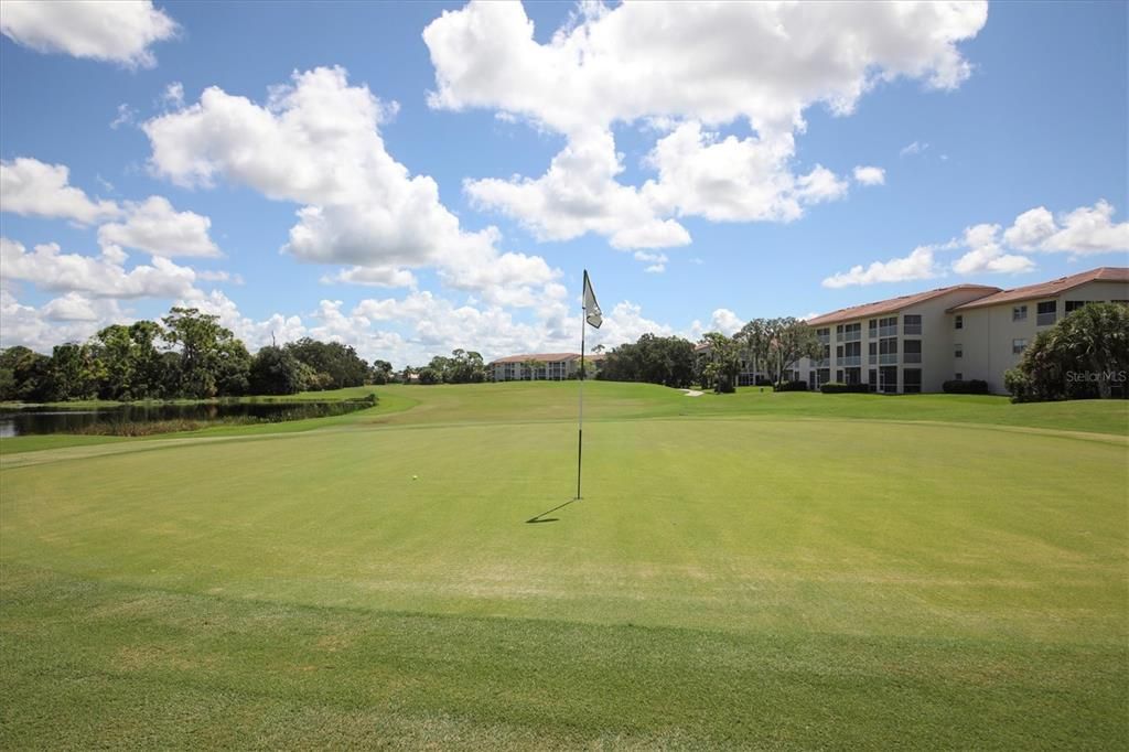 Activo con contrato: $575,000 (2 camas, 2 baños, 1809 Pies cuadrados)