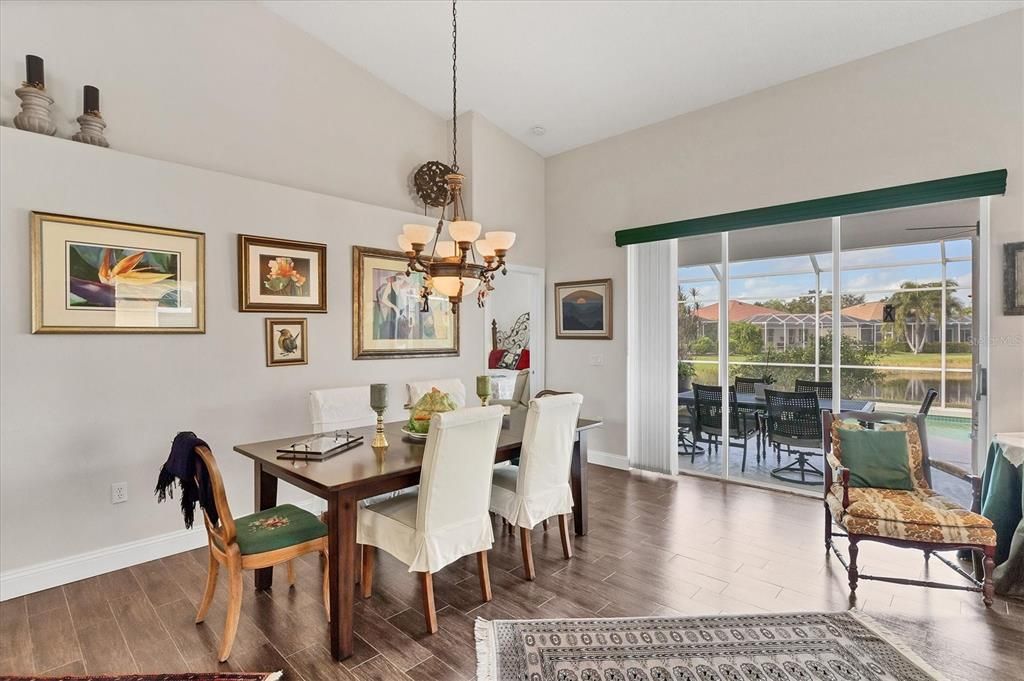 Activo con contrato: $575,000 (2 camas, 2 baños, 1809 Pies cuadrados)