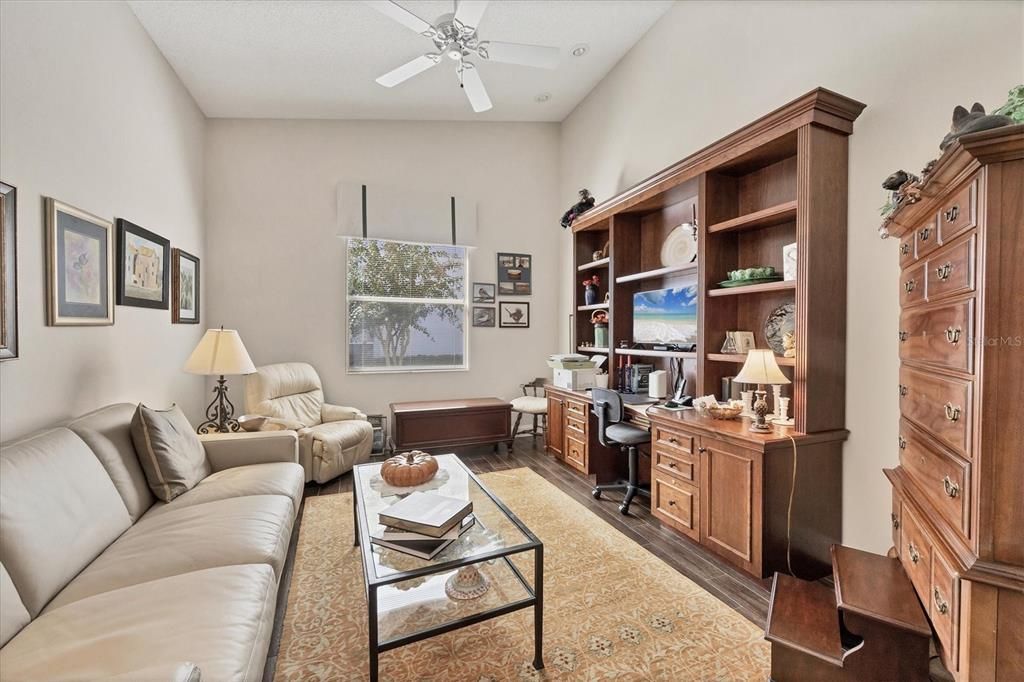 Activo con contrato: $575,000 (2 camas, 2 baños, 1809 Pies cuadrados)