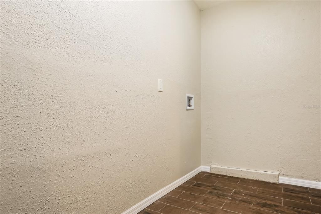 For Rent: $1,945 (3 beds, 2 baths, 1200 Square Feet)